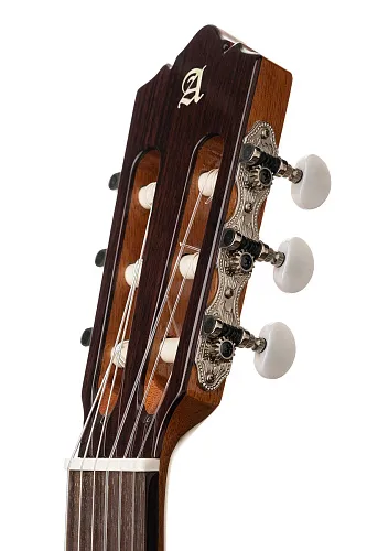 Alhambra 6.855 Cutaway 3C CW E1 Классическая гитара со звукоснимателем.